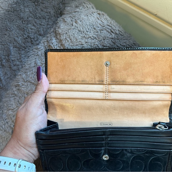 Used Coach Signature C leather checkbook wallet in black - Picture 6 of 12